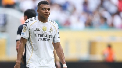 Ngôi sao Kylian Mbappe lập siêu phẩm trong trận cầu điên rồ