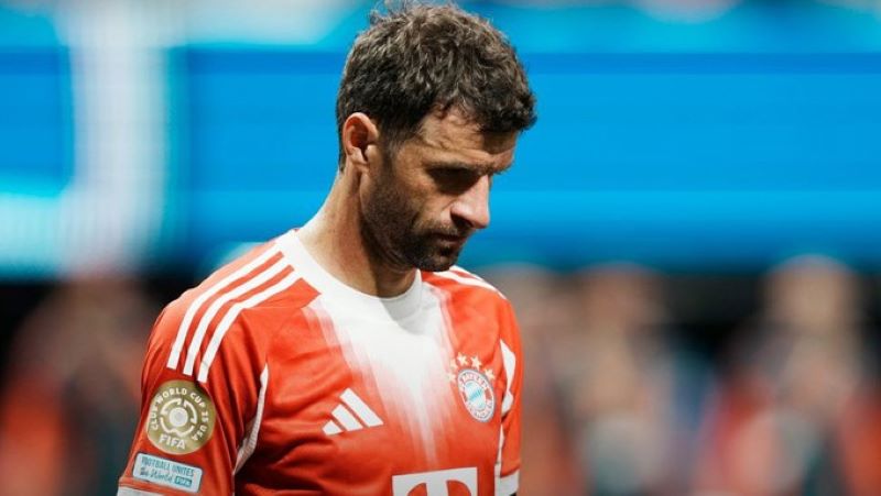 Tiền Vệ Thomas Muller Tạm Biệt Bayern Munich Sau Thất Bại